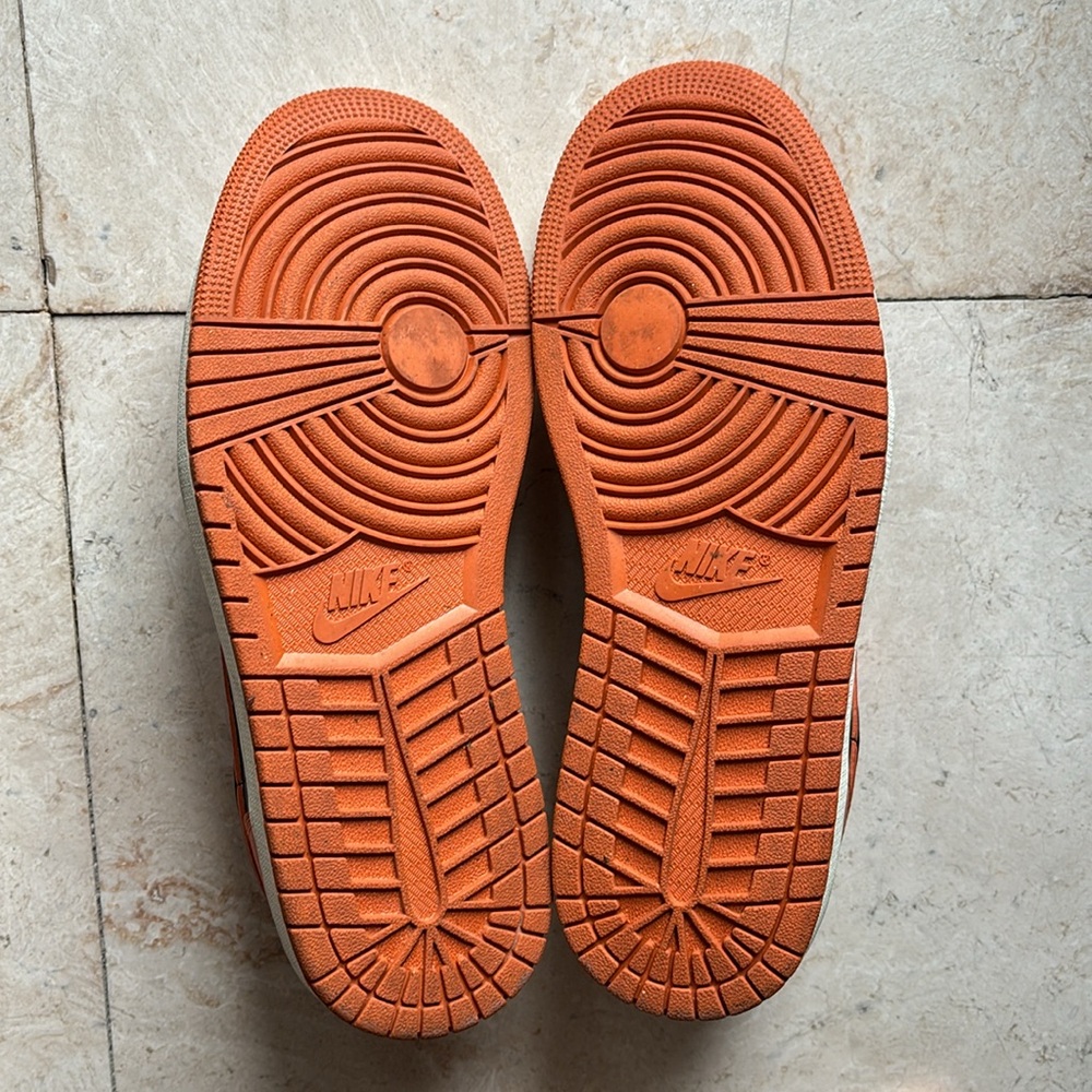 Jordan 1 low orange black - Picture 4 of 4